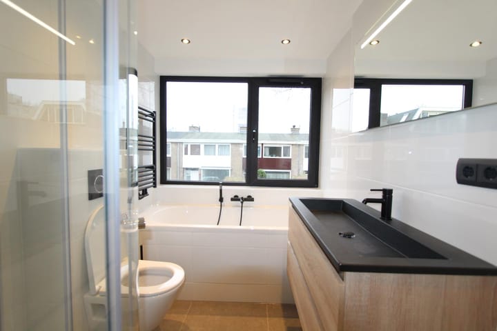 Foto 16 van Maarten Lutherweg 150