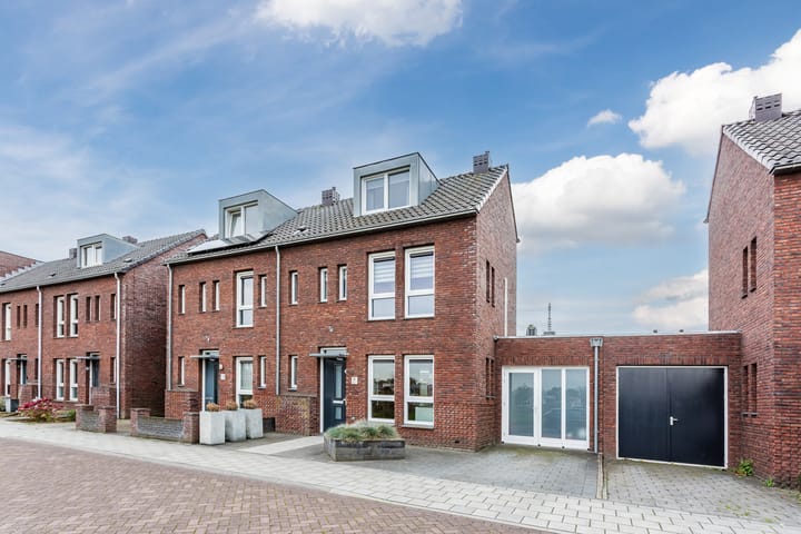 Photo 7 of Leeuwerik 9