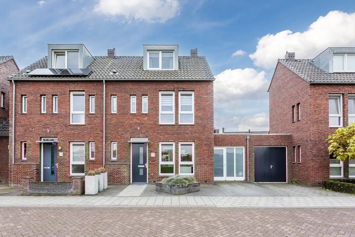 Photo 51 of Leeuwerik 9