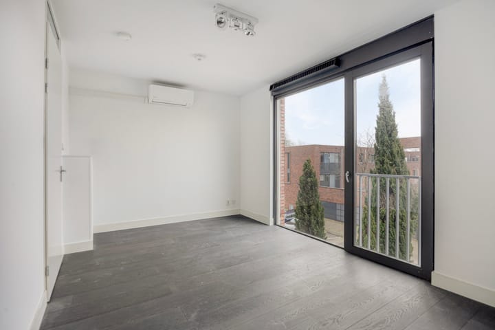 Foto 16 van Van Maanenstraat 31