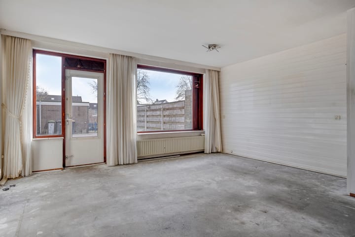 Photo 3 of Pierre Monteuxstraat 58