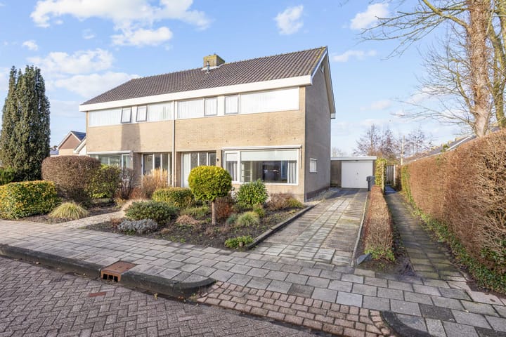 Photo 10 of A van Voorthuijsenweg 33