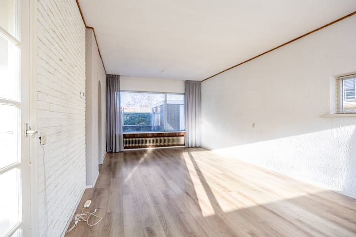 Photo 20 of A van Voorthuijsenweg 33