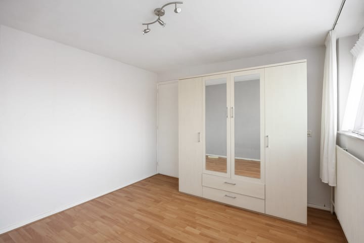 Photo 38 of A van Voorthuijsenweg 33