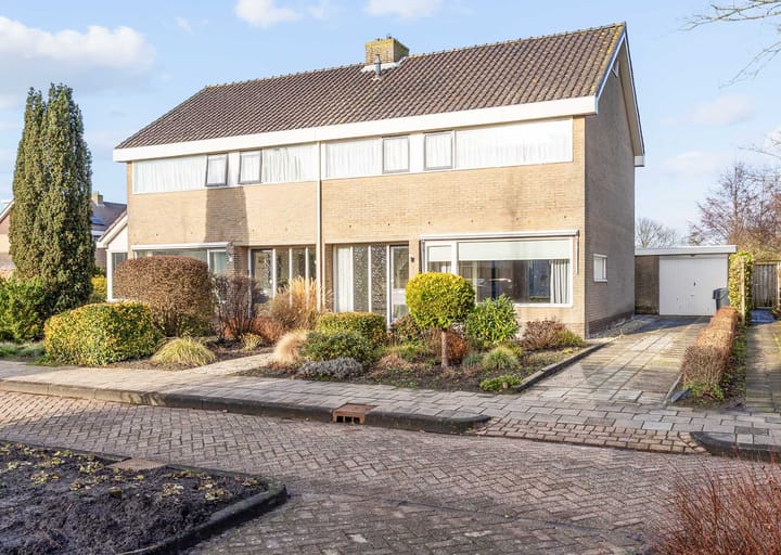 Photo 50 of A van Voorthuijsenweg 33