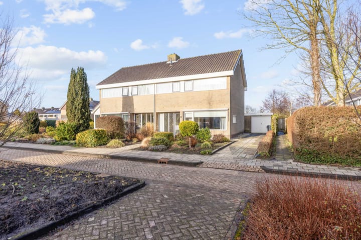 A van Voorthuijsenweg 33