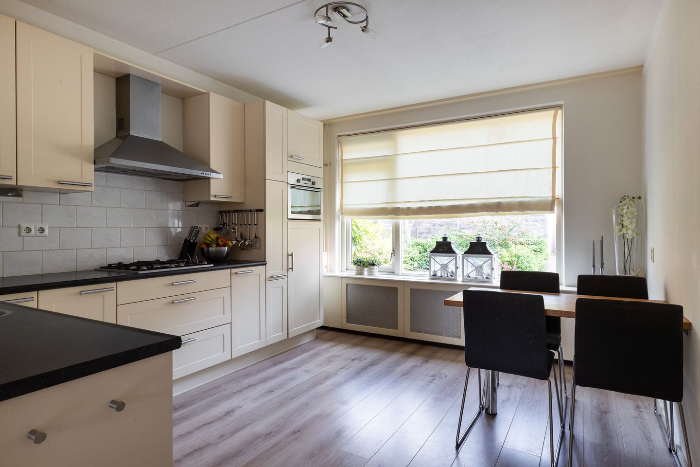 Photo 5 of Crosestein 1505