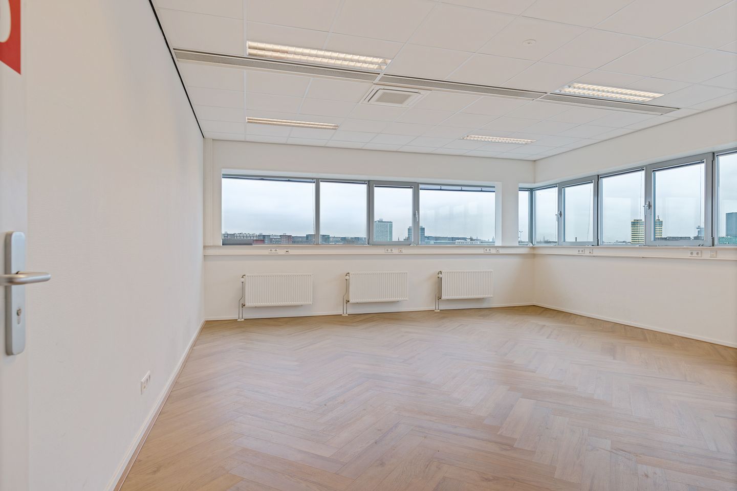 Bekijk foto 2 van Johan van Hasseltweg 2-D5