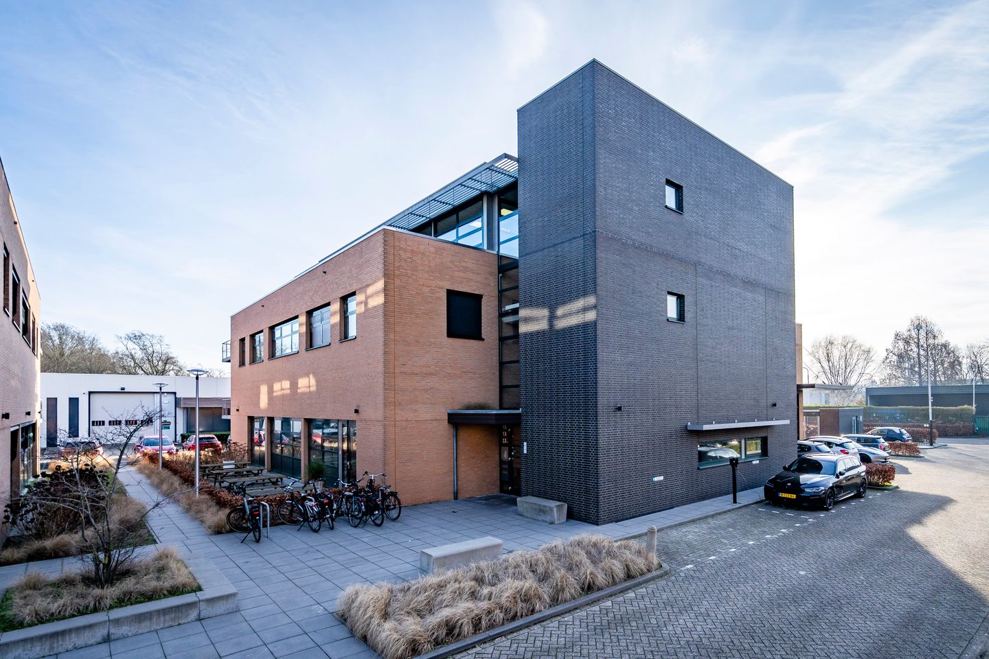 Bekijk foto 2 van Dr. Anton Philipsweg 11