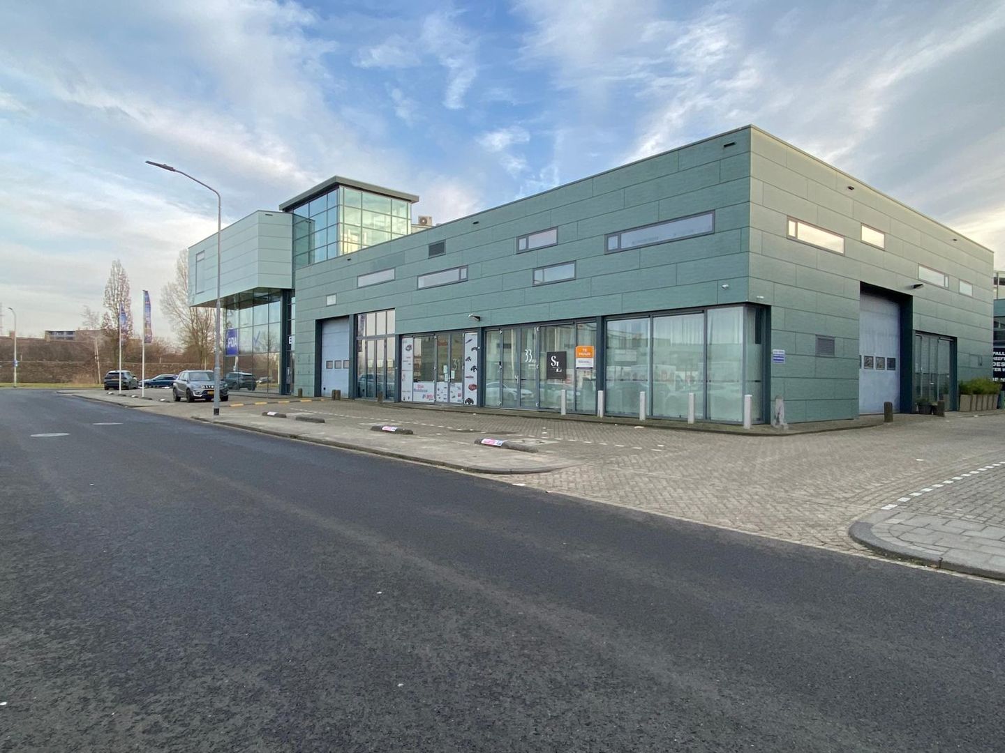 Bekijk foto 2 van Neerloopweg 33