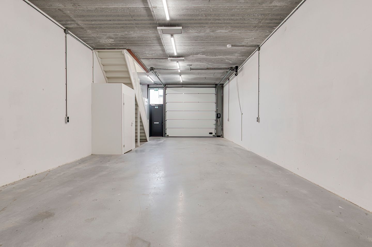 Bekijk foto 2 van Newtonstraat 70