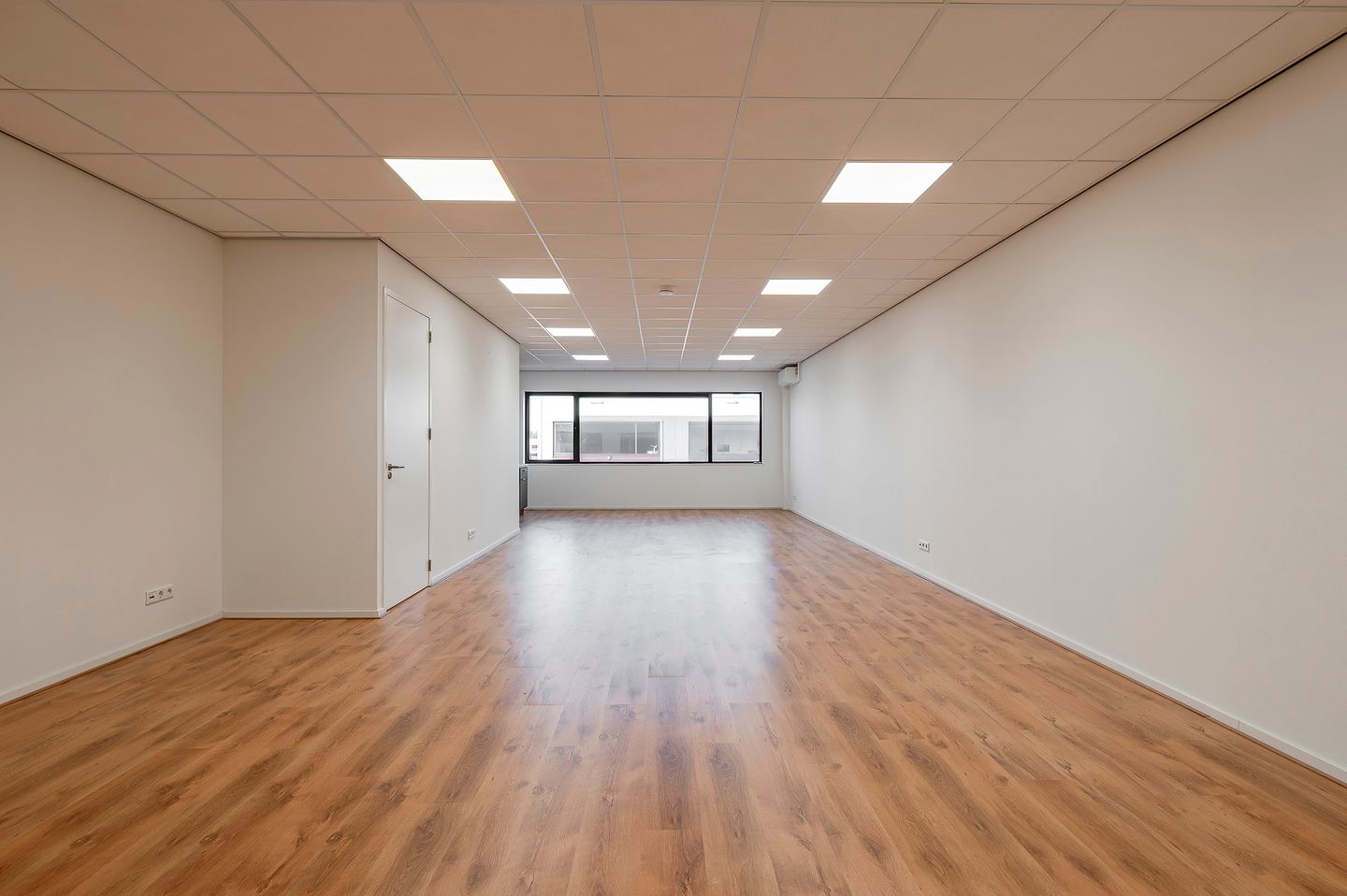 Bekijk foto 3 van Newtonstraat 70