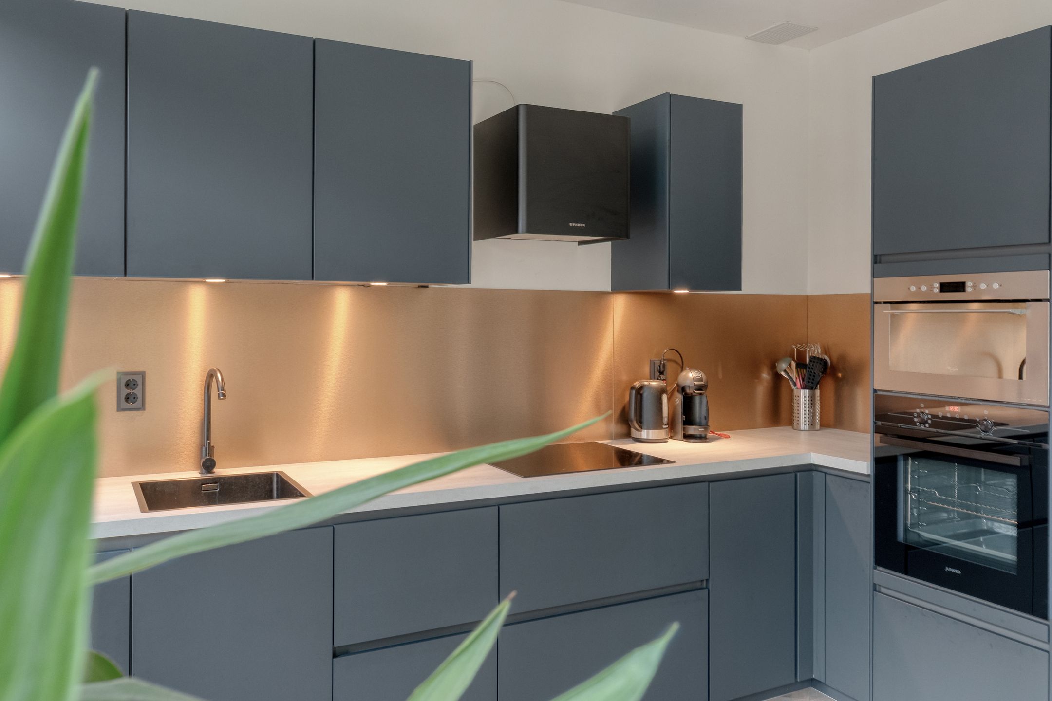 Foto 15 van Helene Swarthstraat 20