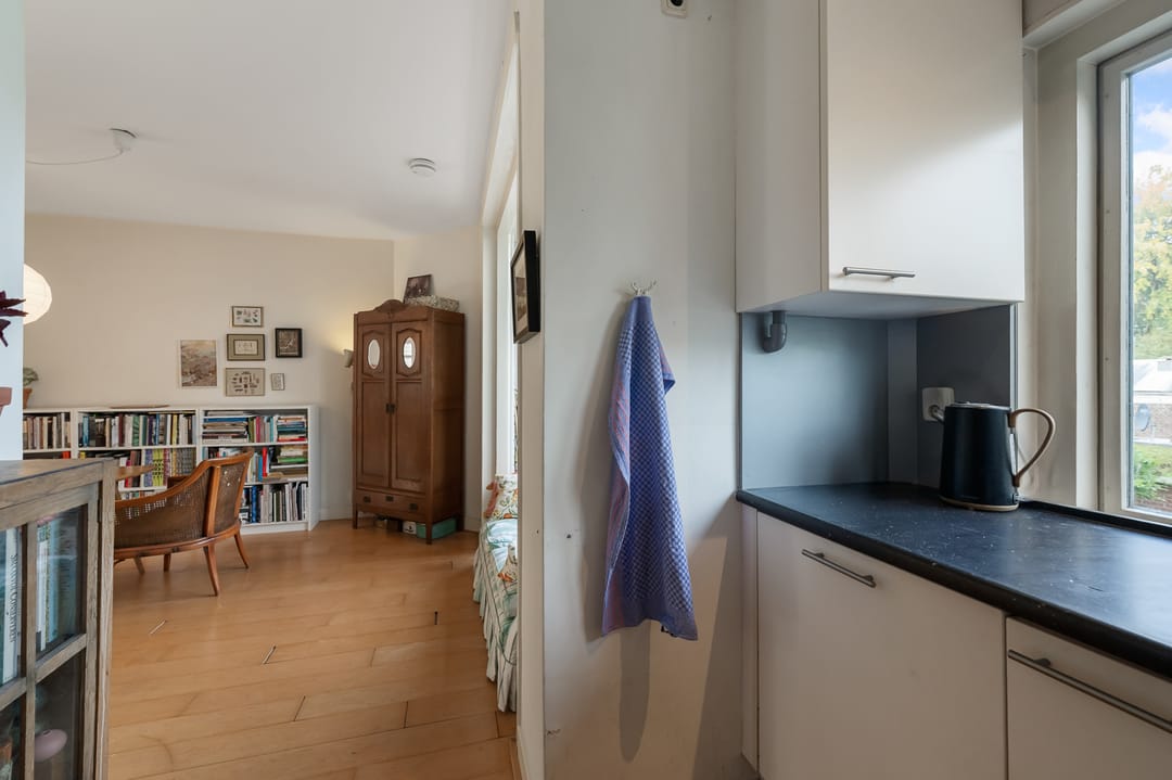 Photo 13 of Willem Leevendstraat 10-1