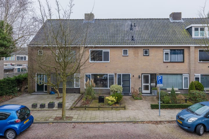 van den Woudestraat 26