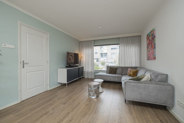 Photo 3 of van den Woudestraat 26