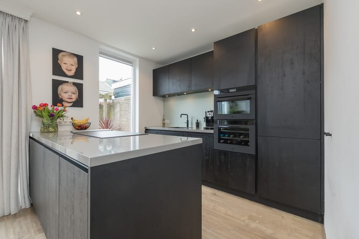 Photo 4 of van den Woudestraat 26