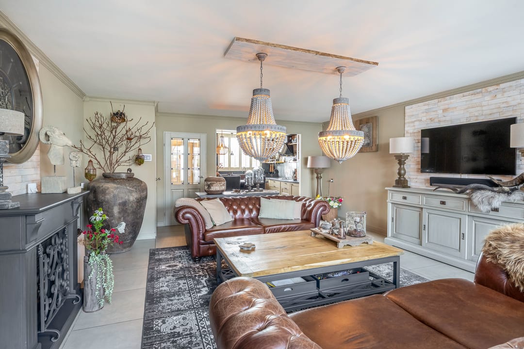 Photo 7 of Branding 69