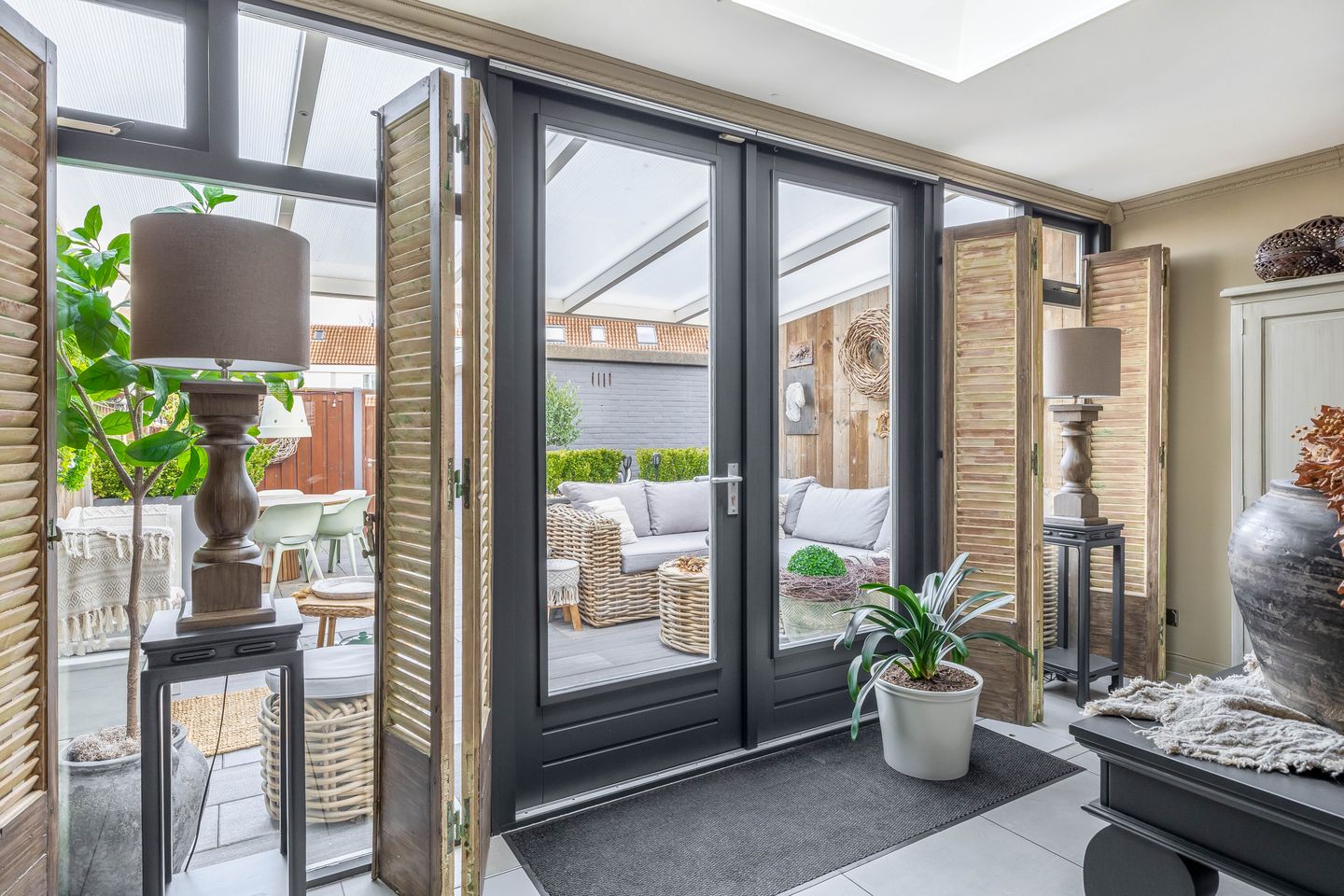 Photo 10 of Branding 69