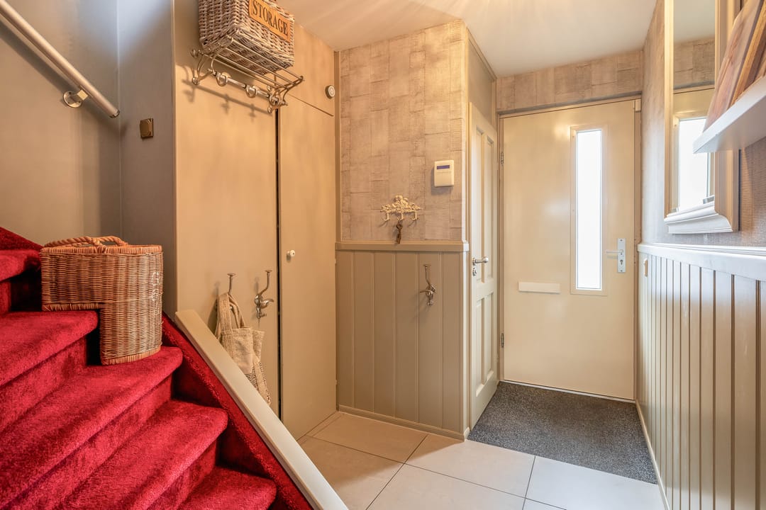 Photo 16 of Branding 69