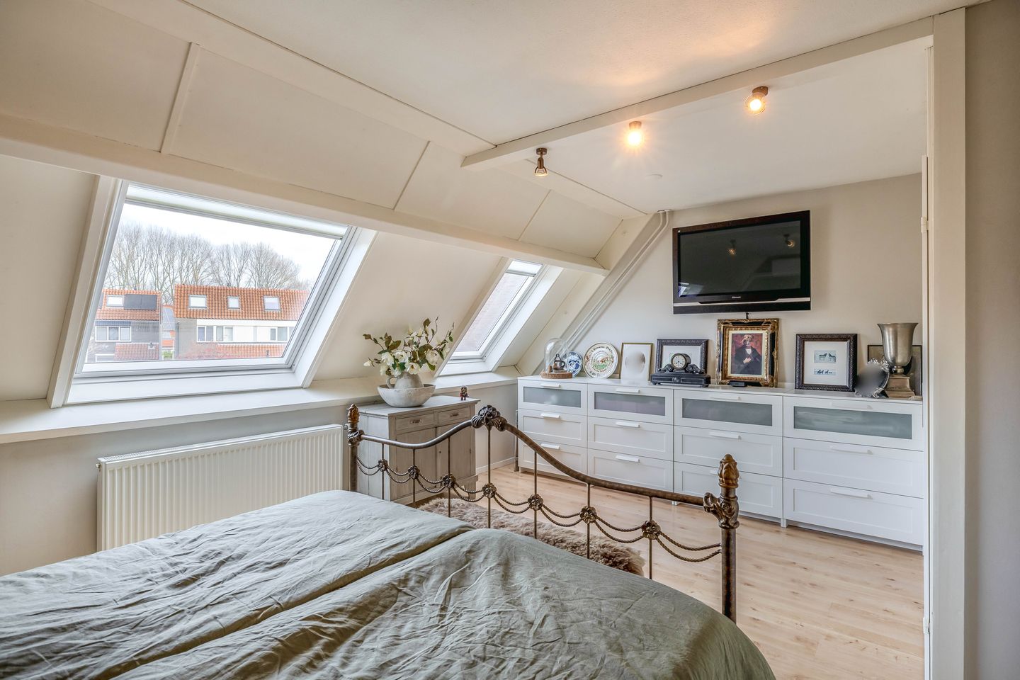 Photo 20 of Branding 69