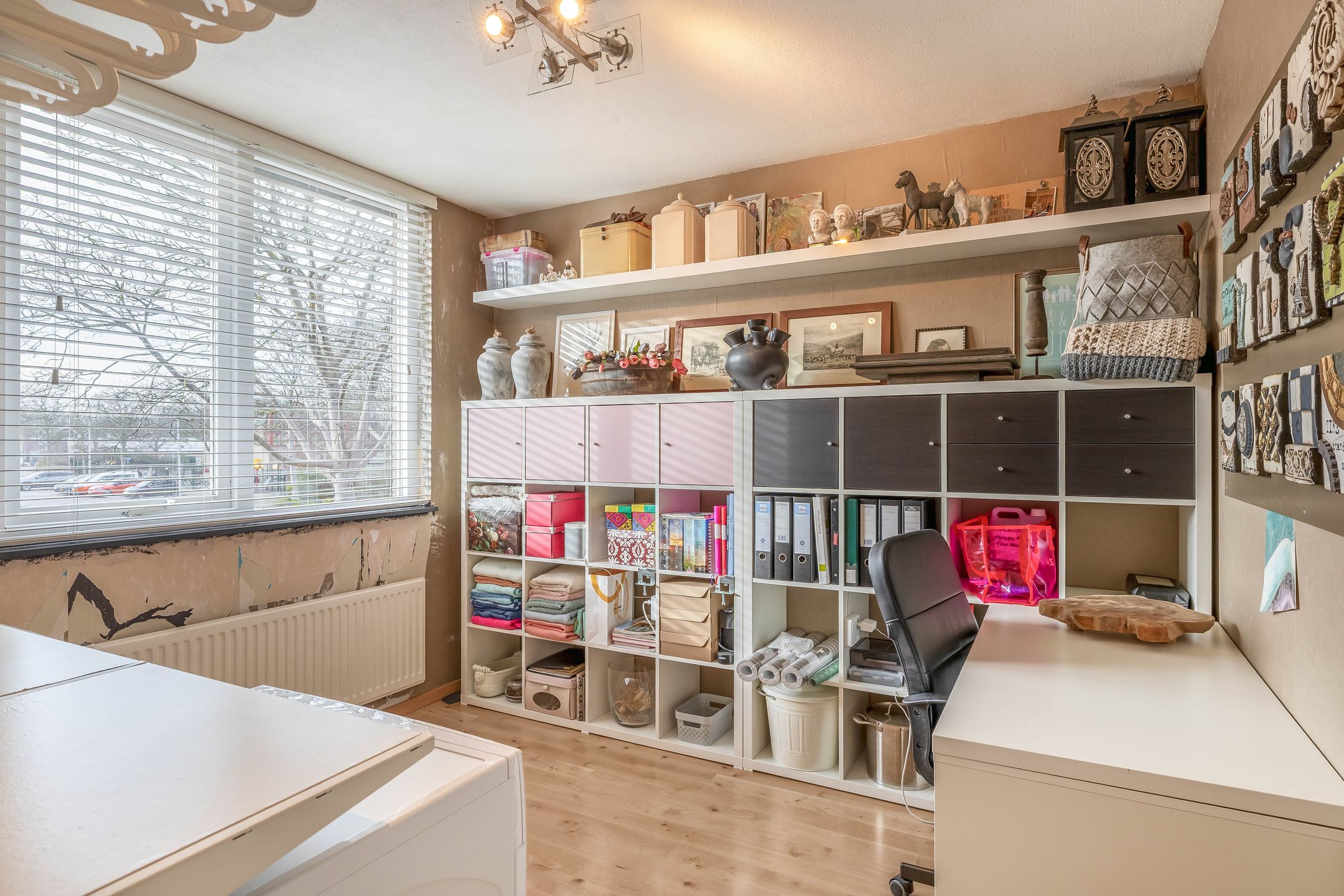 Photo 21 of Branding 69