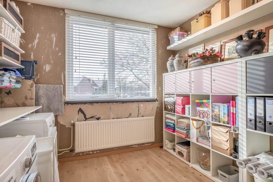 Photo 22 of Branding 69