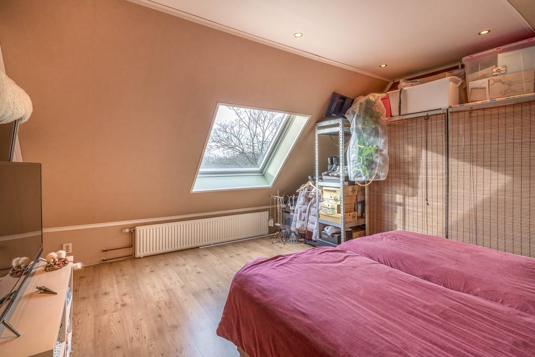 Photo 28 of Branding 69