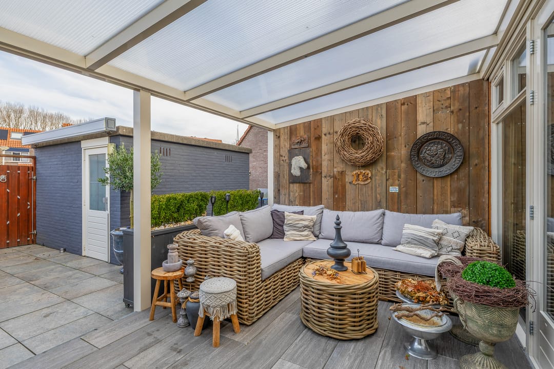 Photo 31 of Branding 69