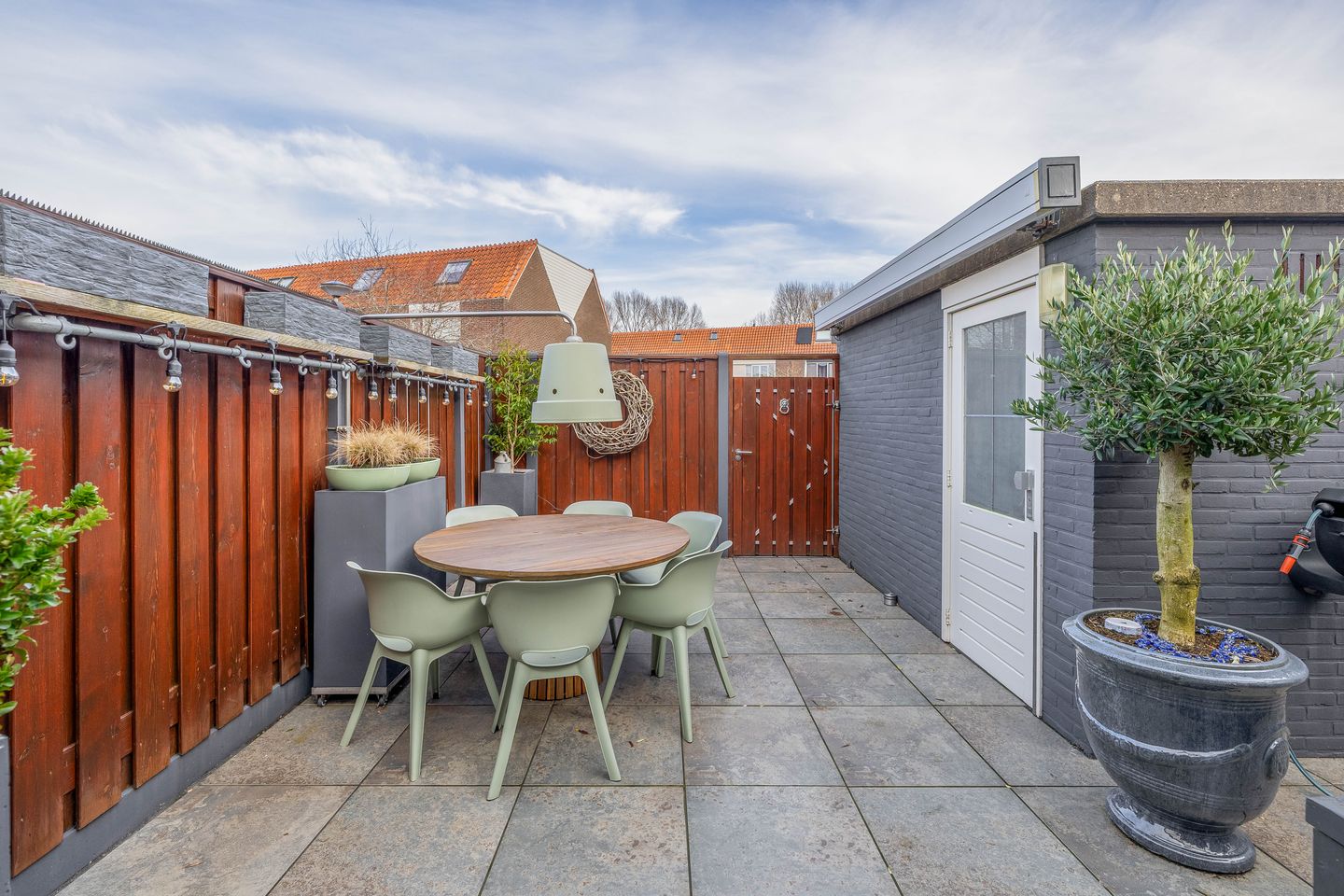 Photo 34 of Branding 69