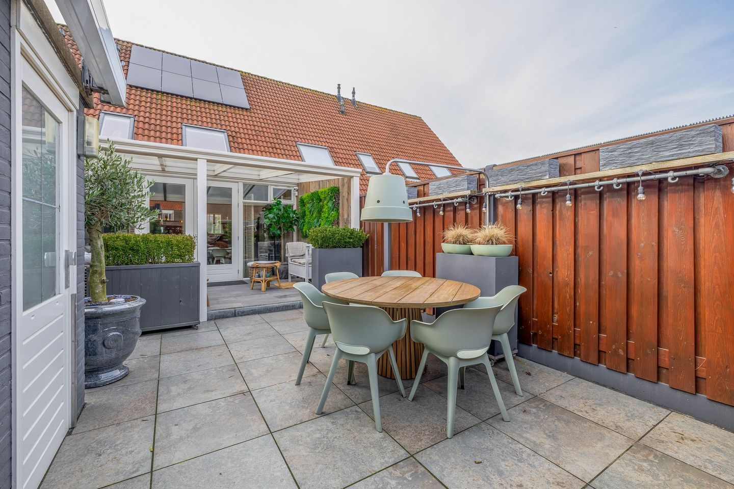 Photo 35 of Branding 69