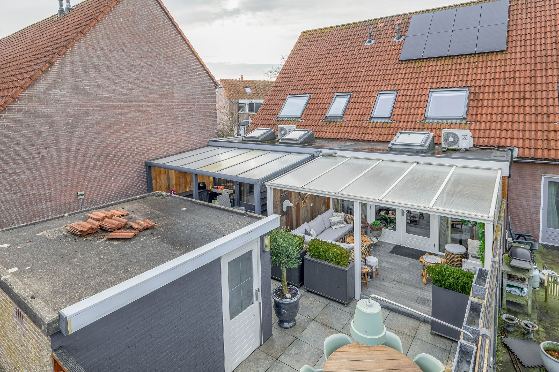 Photo 36 of Branding 69