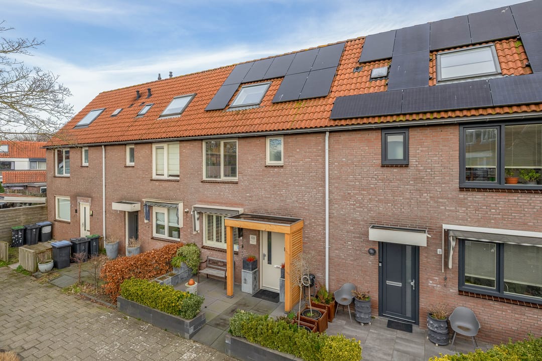 Photo 37 of Branding 69