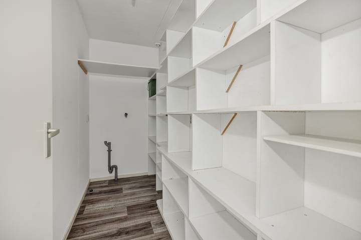 Photo 8 of 't Dorp 81-A