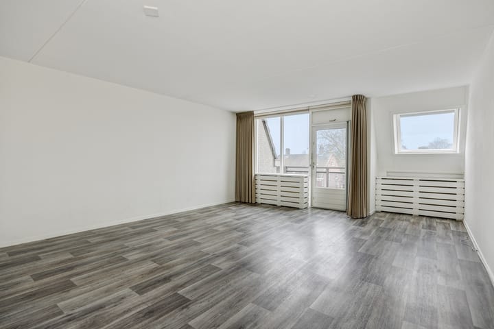 Photo 2 of 't Dorp 81-A