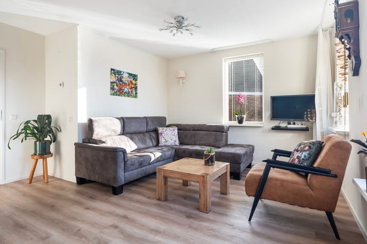 Foto 11 van Lisdodde 7