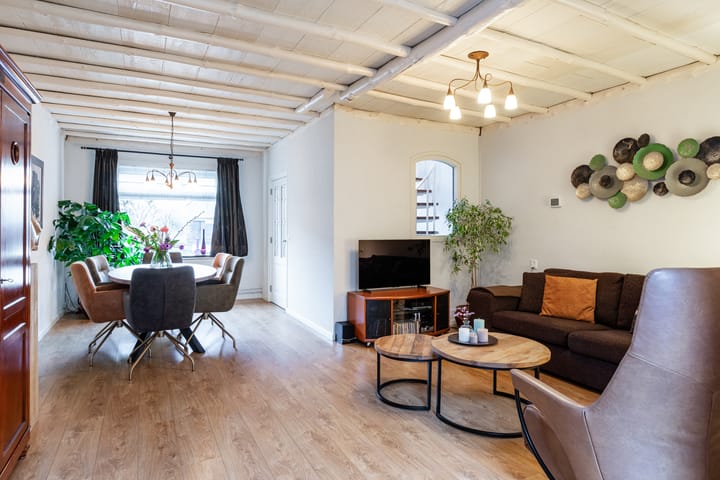 Photo 2 of Prins Mauritsweg 11