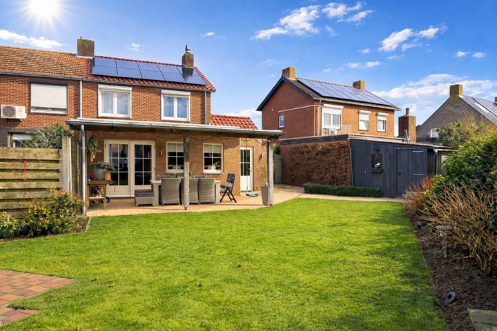 Photo 2 of Esdoornlaan 1-A