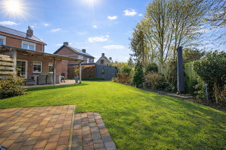 Photo 5 of Esdoornlaan 1-A