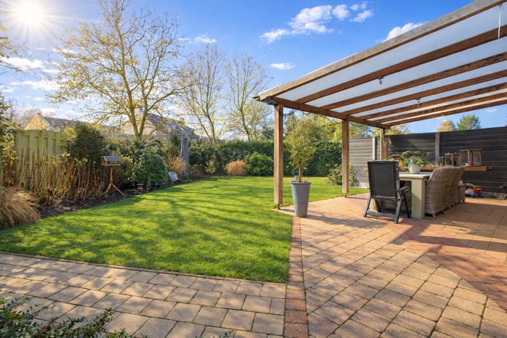 Photo 3 of Esdoornlaan 1-A