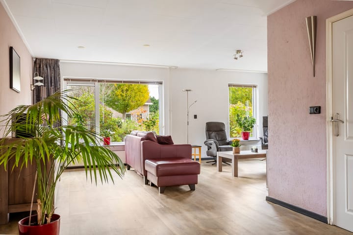 Photo 2 of Eserstraat 23-B