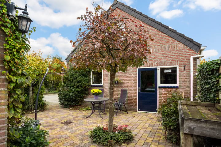 Photo 39 of Eserstraat 23-B