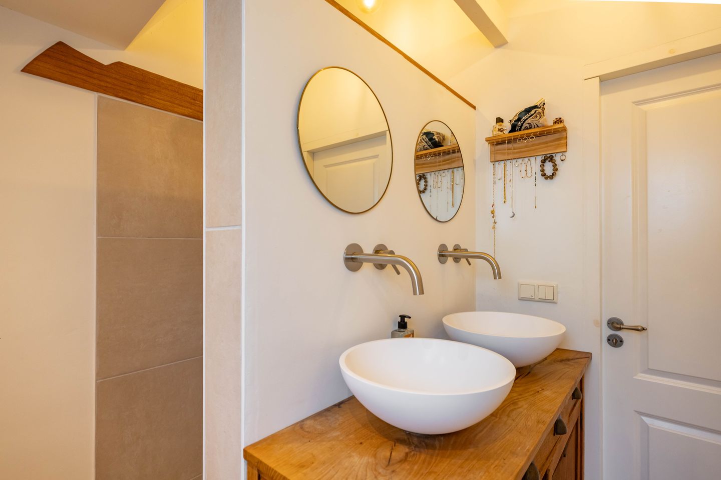 Foto 44 van Winschoterdiep 127