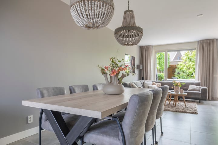 Photo 12 of Zijdehoenderlaan 86