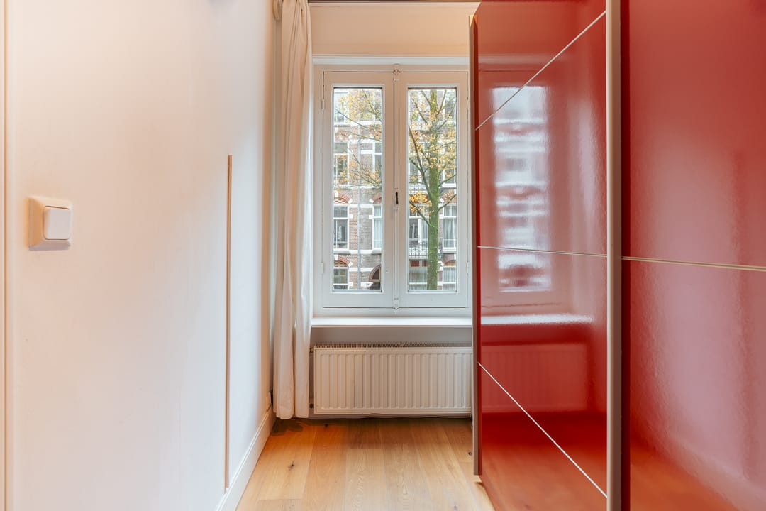 Photo 22 of Tweede Helmersstraat 41-1