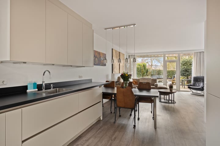 Foto 15 van Verwoldsebeek 4