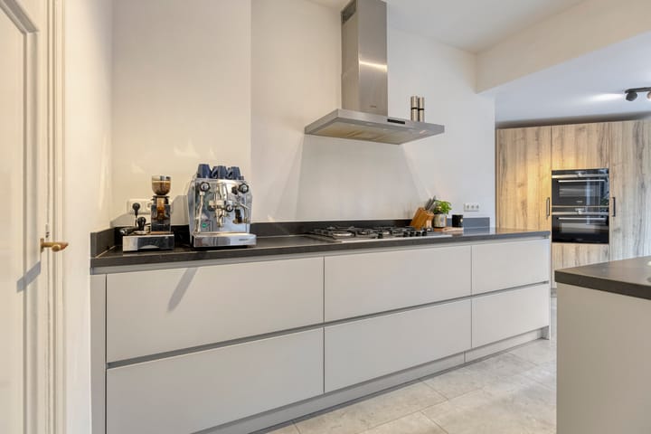 Photo 16 of Kamperfoeliestraat 3