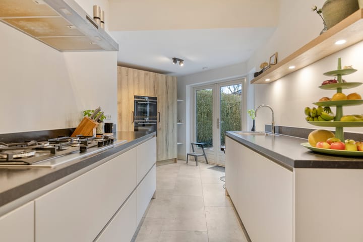 Photo 18 of Kamperfoeliestraat 3