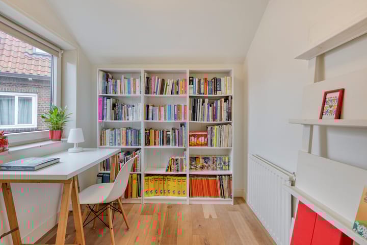 Photo 32 of Kamperfoeliestraat 3