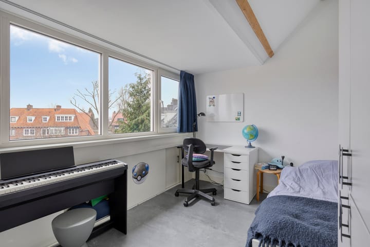 Photo 38 of Kamperfoeliestraat 3